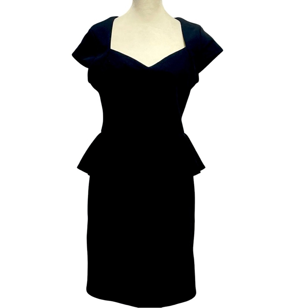 Betsey Johnson Black body-cone Dress
Sz 8 Cocktail dress sweetheart neck